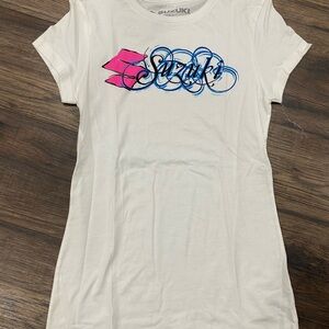 Women’s White Suzuki Graphic T-Shirt with Pink and Blue Design Size Large - NWOT